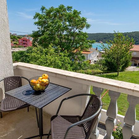 1 Bedroom Amazing Apartment In Kampor Exterior foto
